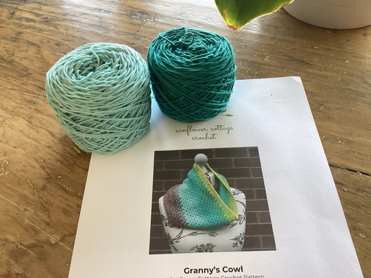 Granny's Cowl (Crochet) Kit