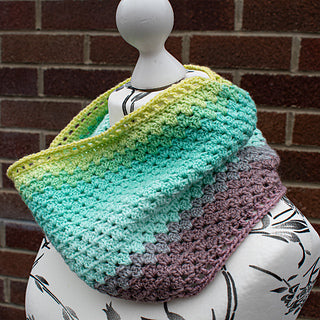 Granny's Cowl (Crochet) Kit